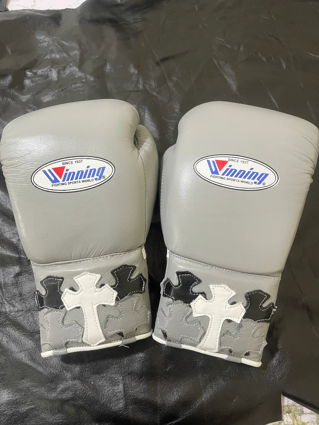 Winning Boxing Gloves Grey Chrome Heart Style Sparring
