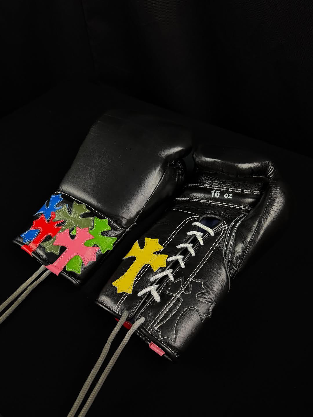 Winning Boxing Gloves Black Chrome Heart Style Customization