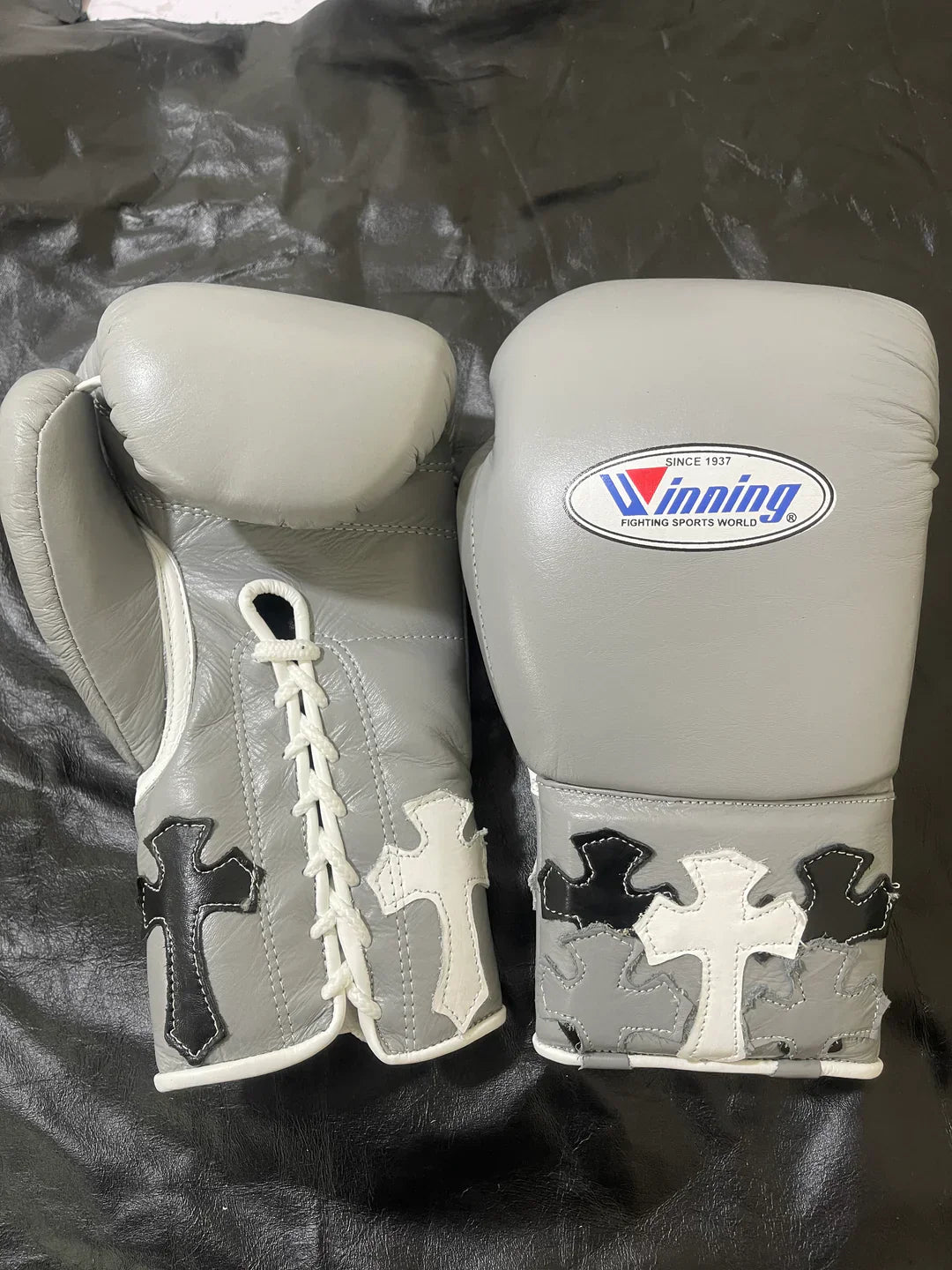 Winning Boxing Gloves Grey Chrome Heart Style Sparring