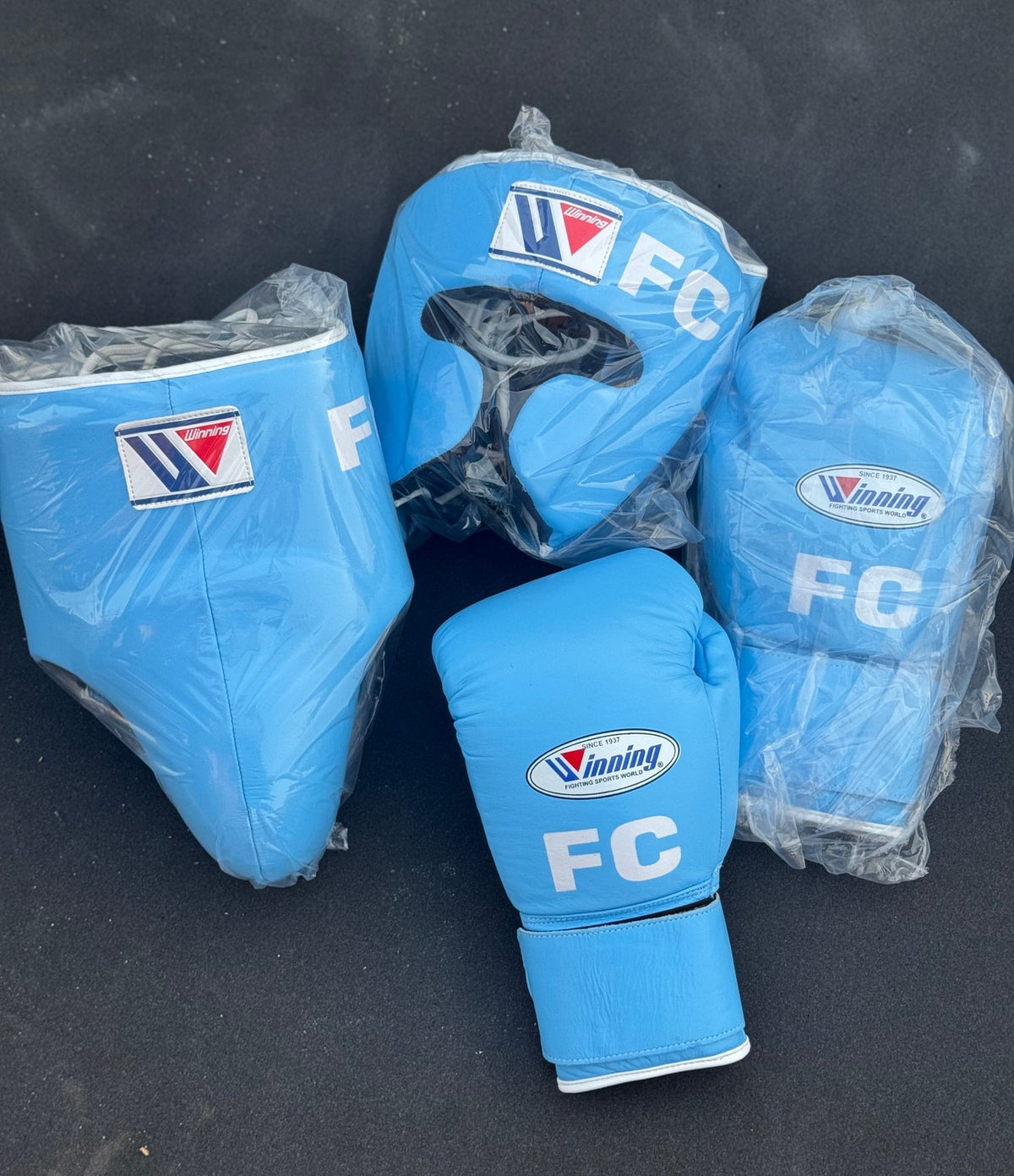 Winning Boxing Set Blue Leather