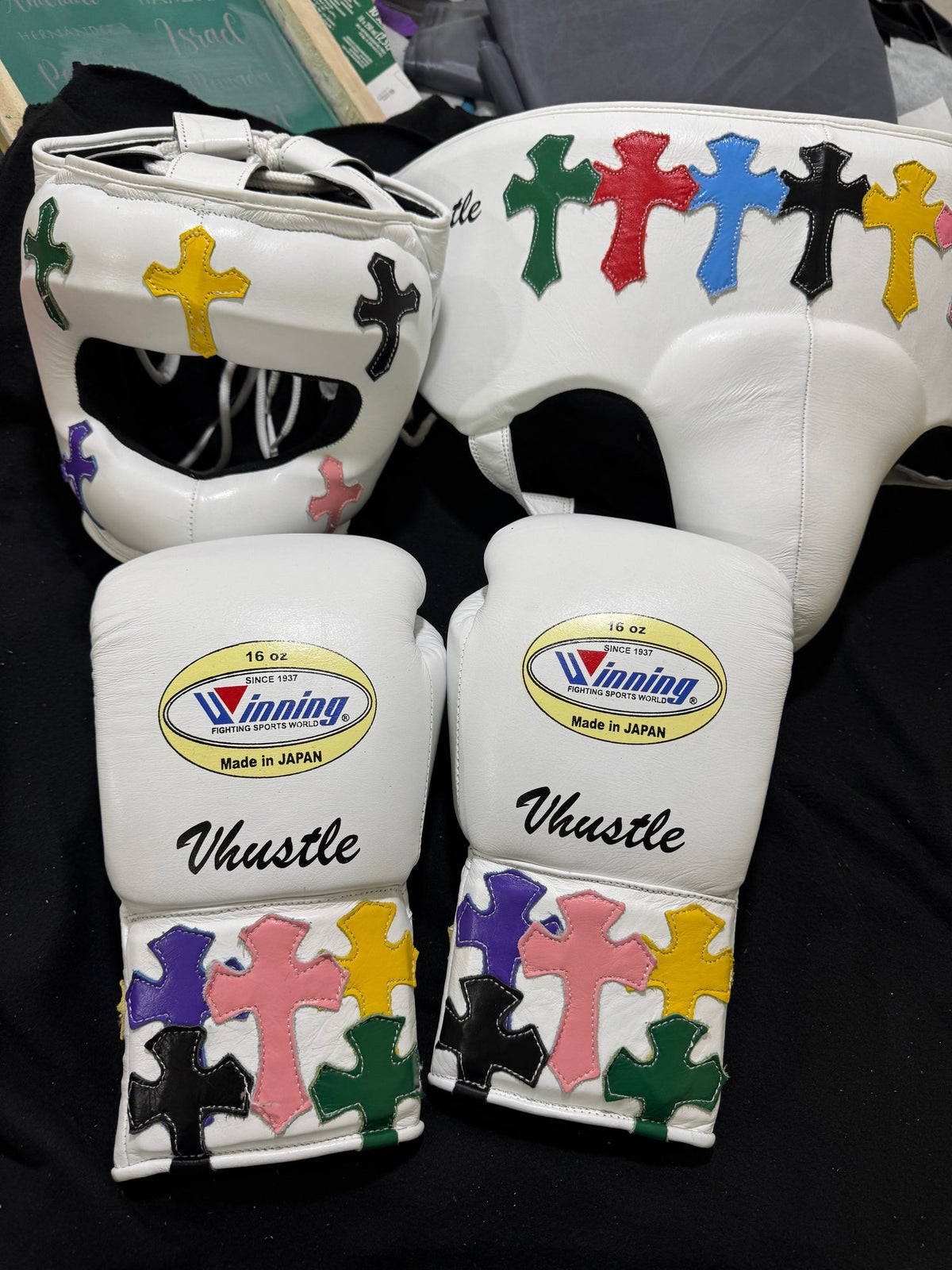 Winning Boxing Set White Leather