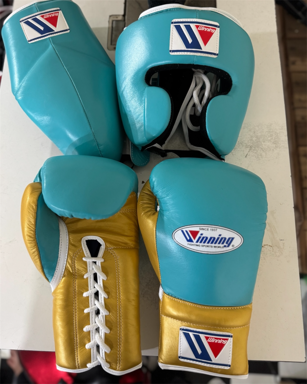 Winning Boxing Set Green/Gold Training Kit