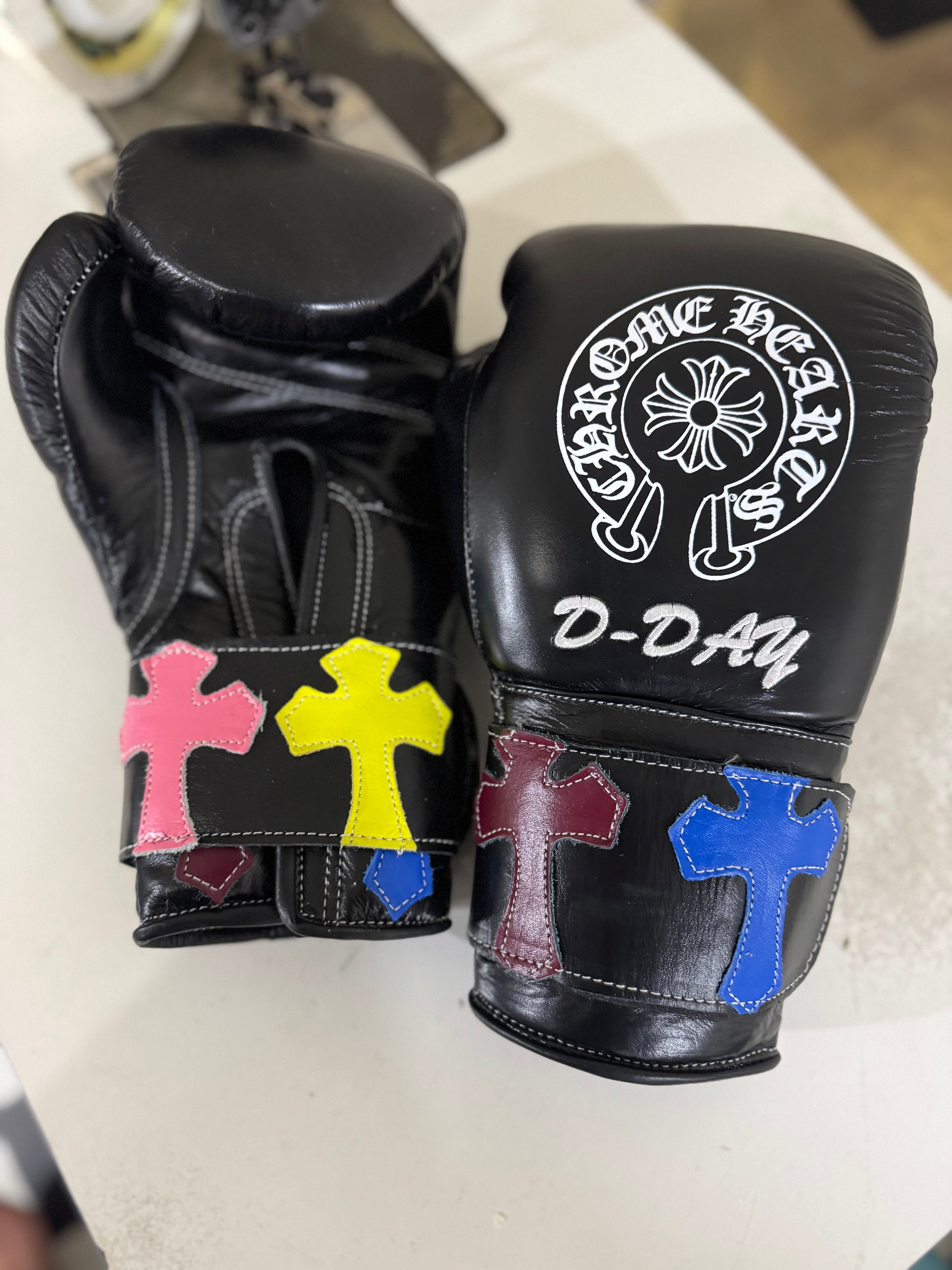 Winning Boxing Gloves Black Chrome Heart Style Custom