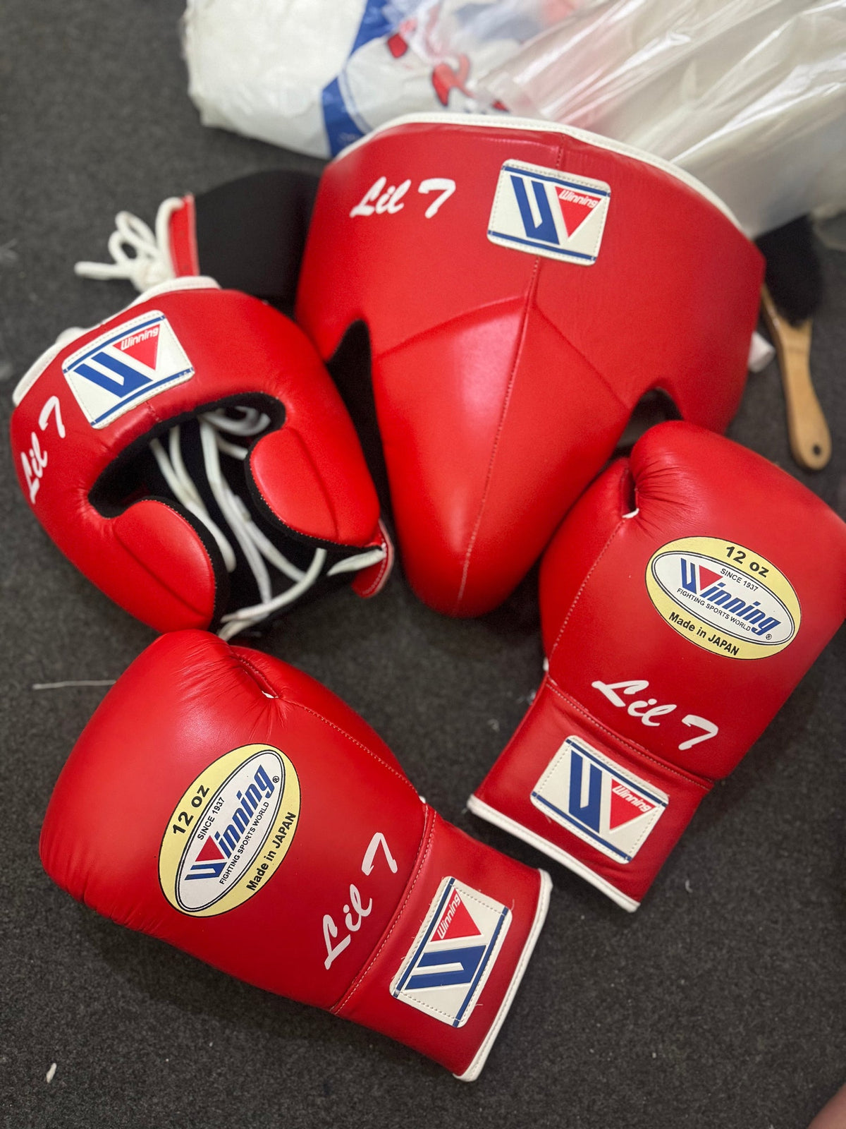 Winning Boxing Set Red Leather