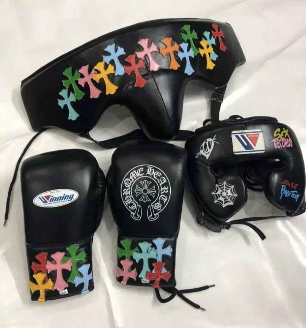 Winning Boxing Set Black Chrome Heart Style Sparring Set