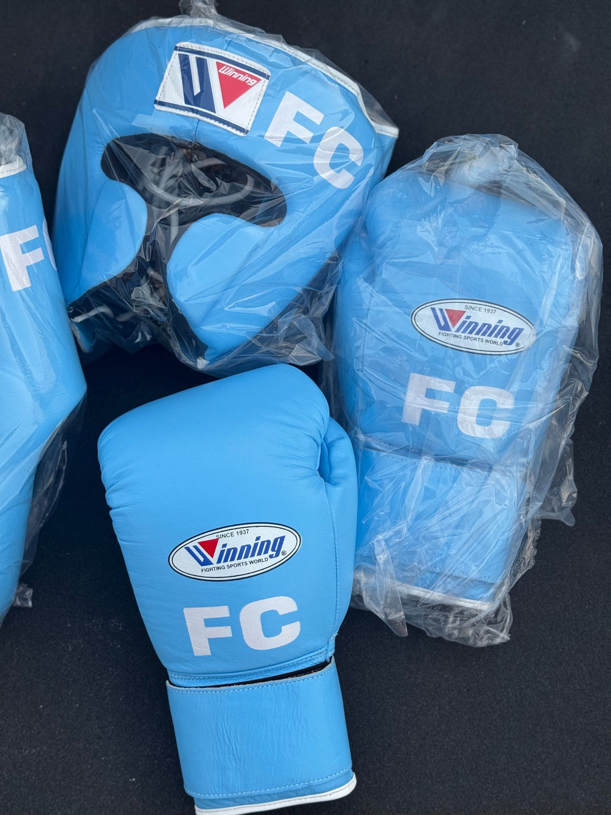 Winning Boxing Set Blue Leather