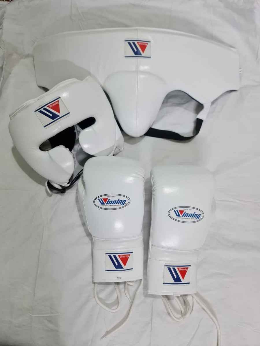 Winning Boxing Set White Training Kit