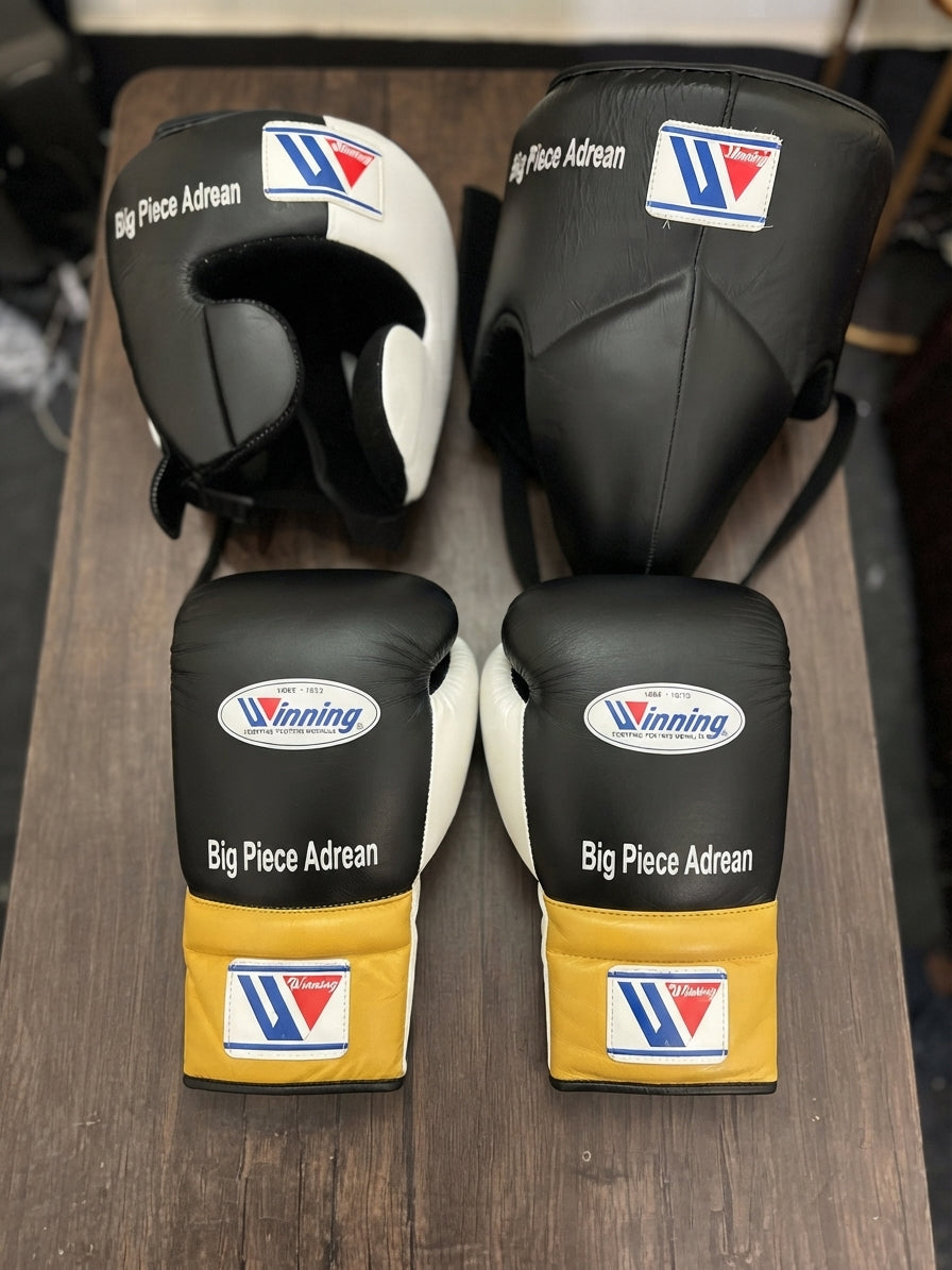 Winning Boxing Set Black/Gold/White Leather