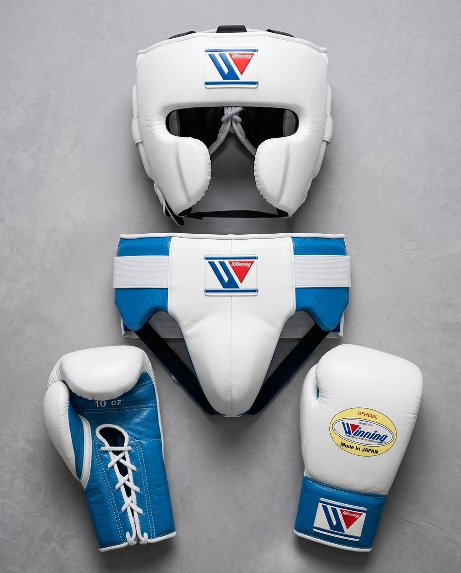 Winning Boxing Set White/Blue Leather