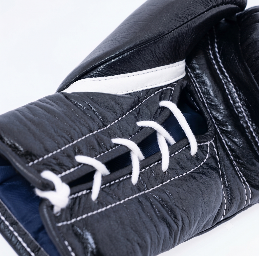 Winning Boxing Gloves Black/White Lace-Up