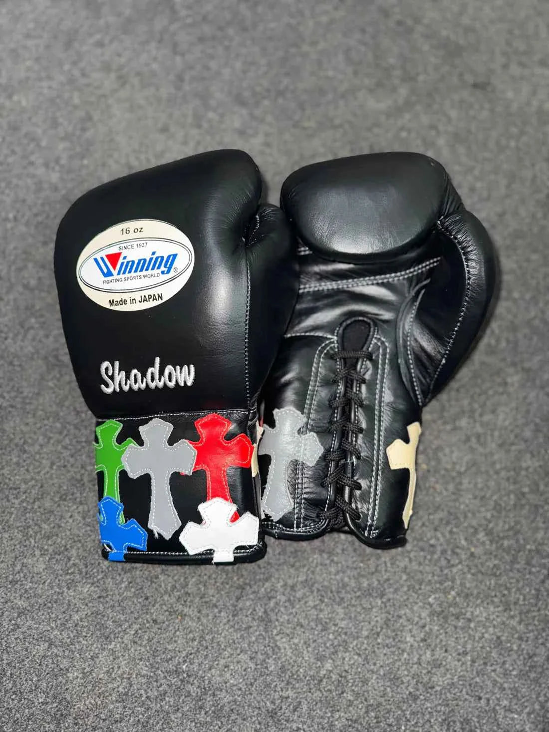 Winning Boxing Gloves Black Chrome Heart Style Sparring