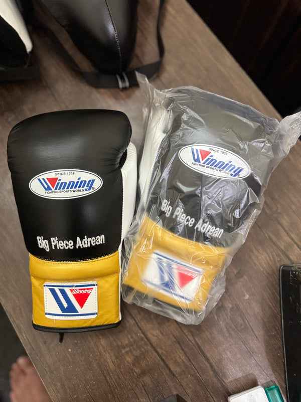 Winning Boxing Set Gold/Black Customizable