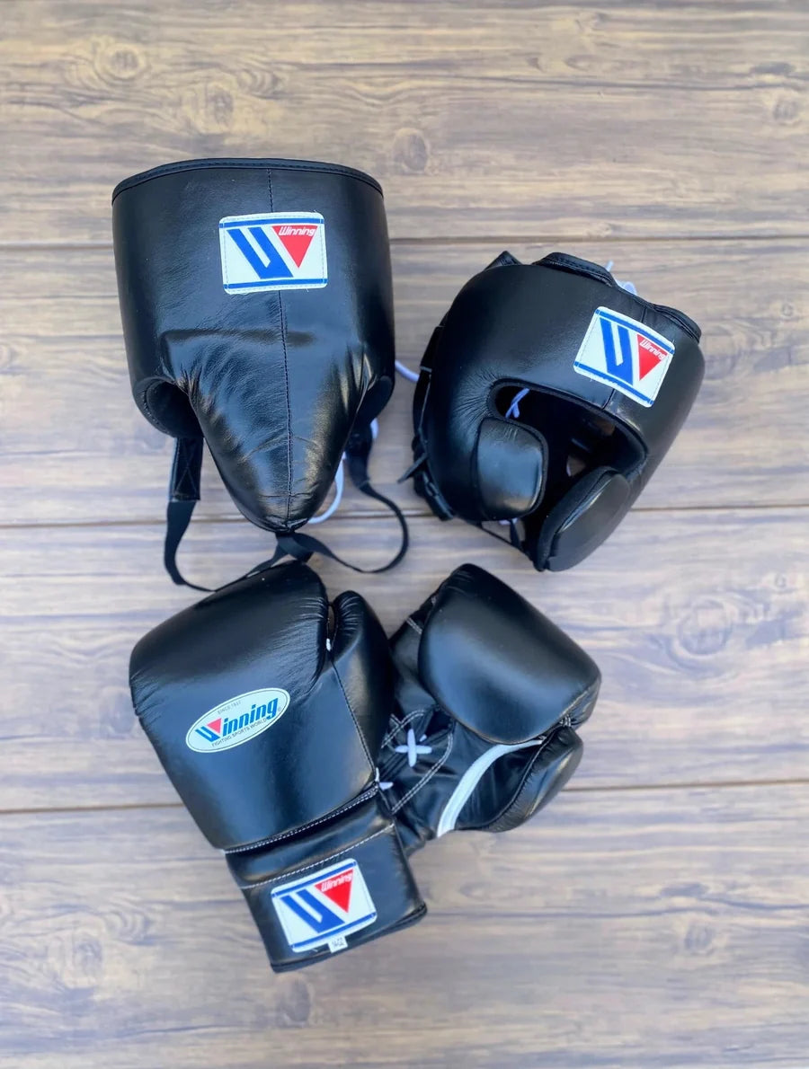 Winning Boxing Set Black Leather