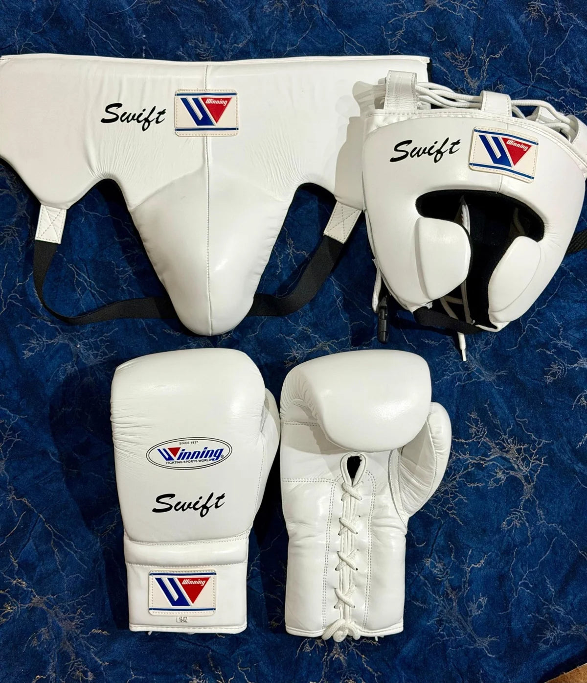 Winning Boxing Set White Leather