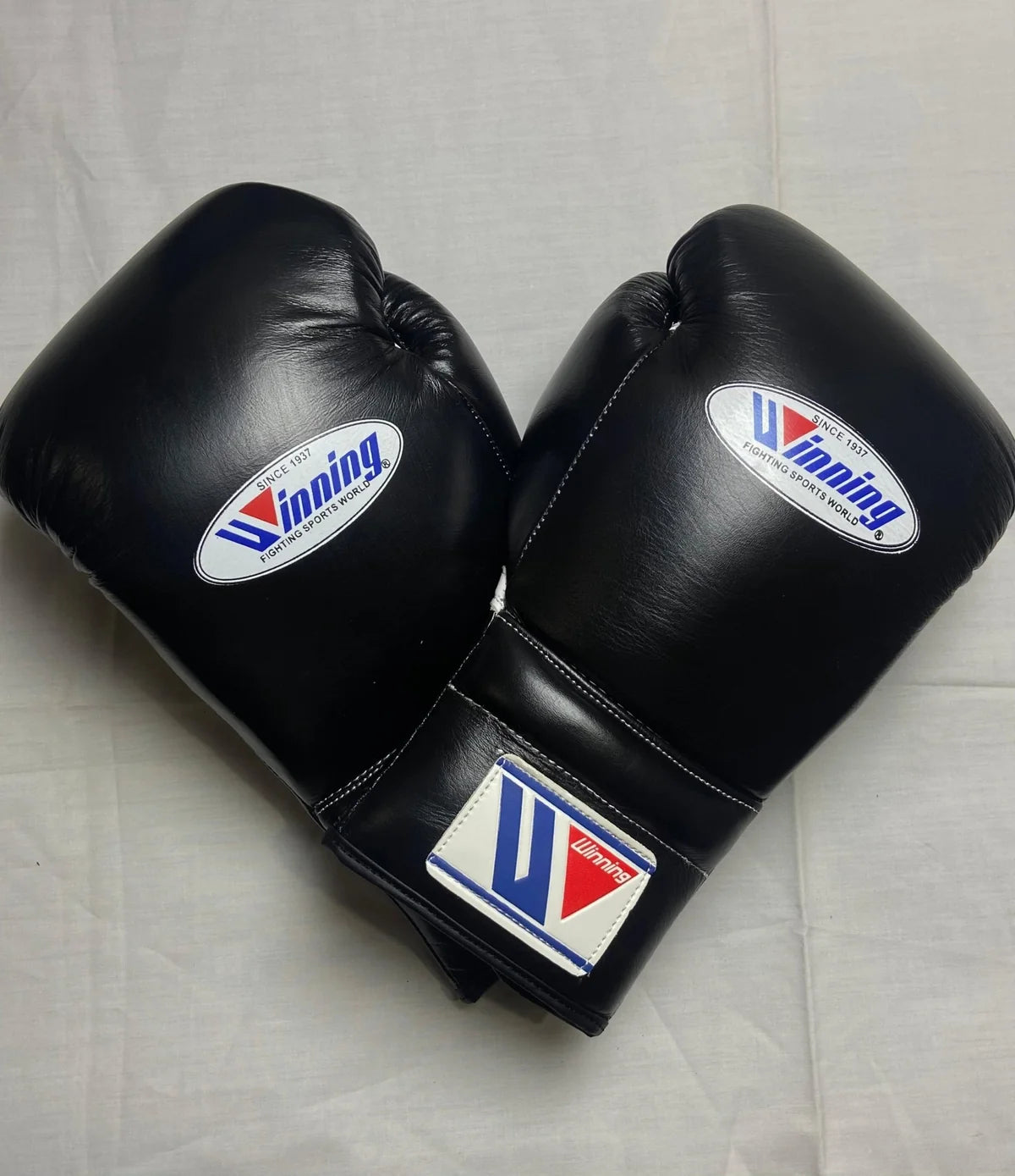 Winning Boxing Gloves Black Lace-Up